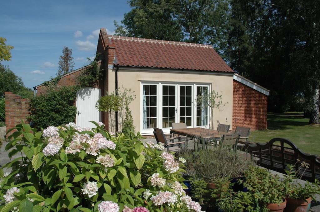 Field Cottage Bed And Continental Breakfast East Harling Room photo